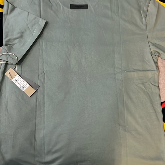 Fear of God Green Short Sleeve Tee Minimalist Design ( OVERSIZED ) - Picture 7 of 9